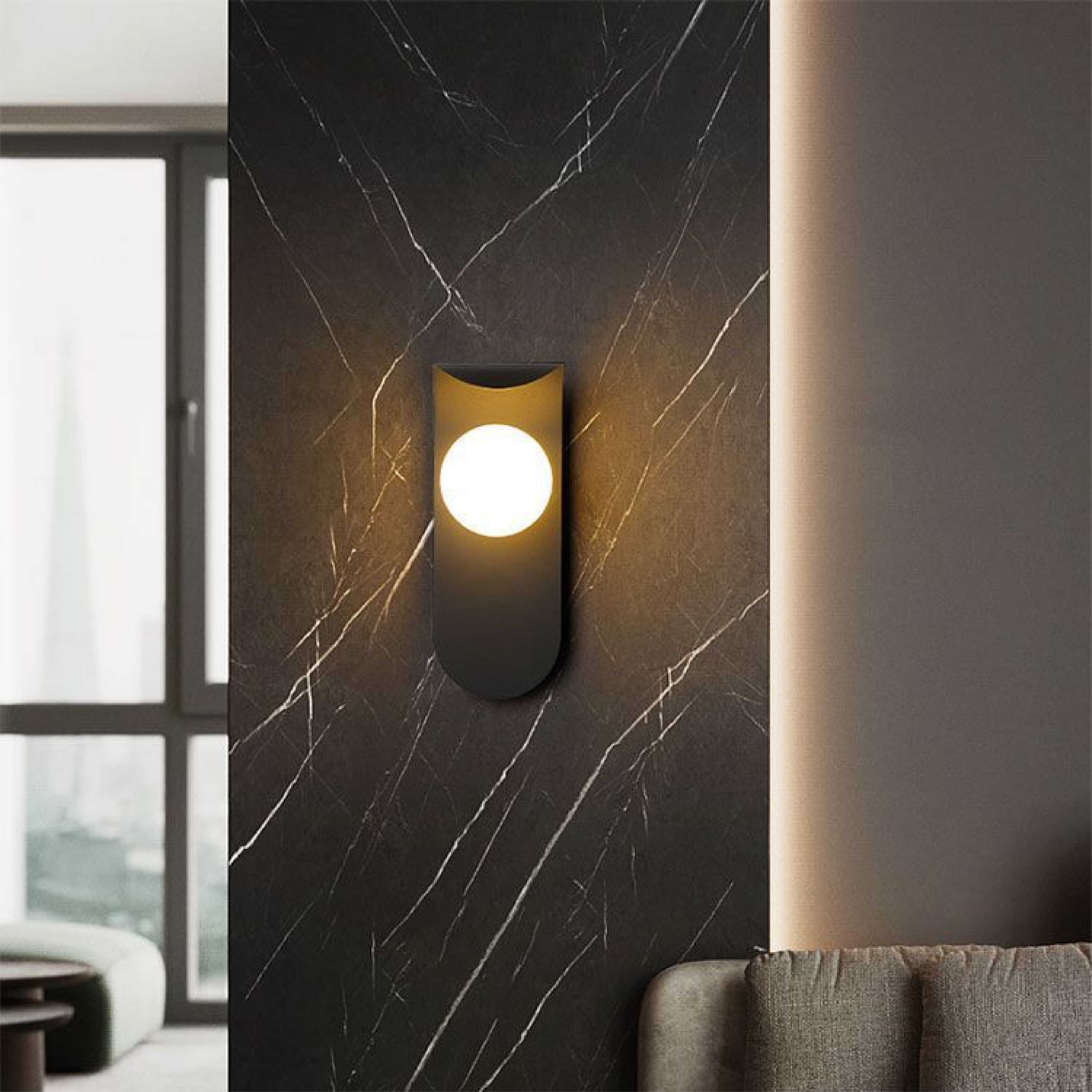 Skandinavische schwarze Metall Wandleuchte mit Glasglobus - moderne Beleuchtung