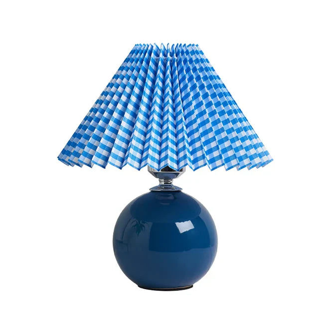 Lampe de table moderne en céramique avec abat-jour plissé crème et base bordeaux