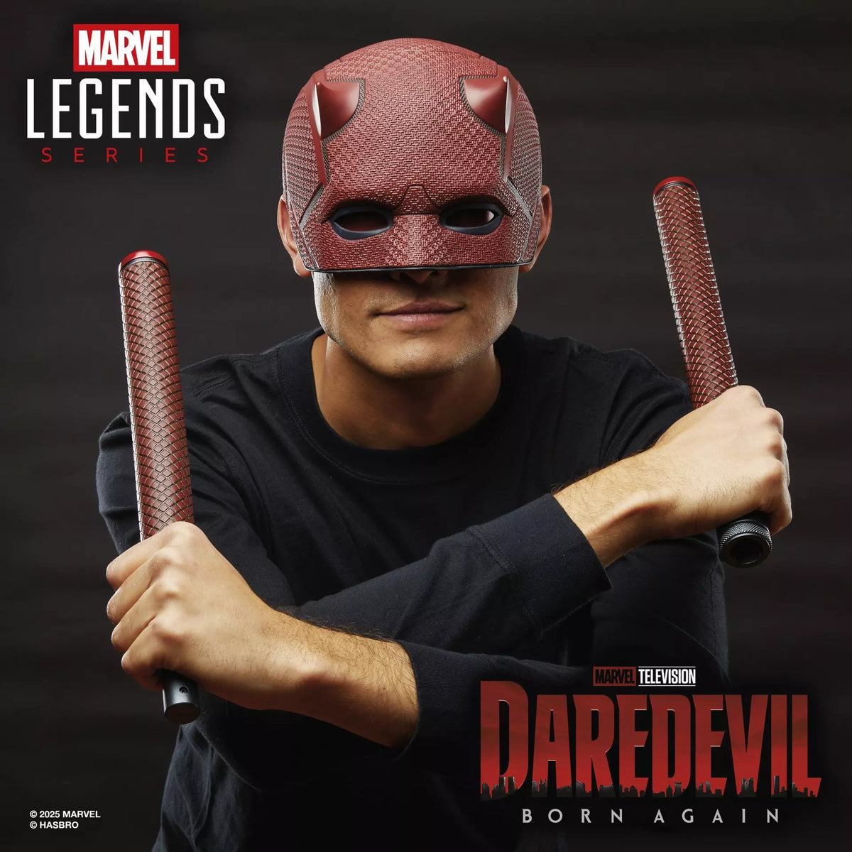 Masque premium et gourdin de jeu de rôle Daredevil: Born Again de la série Marvel Legends - objet de collection