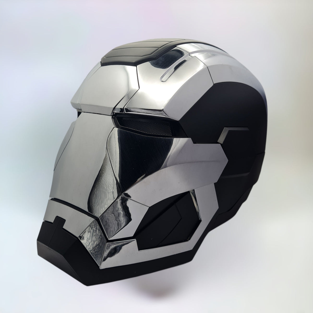 War Machine Helm - Sprachsteuerung und LED-Augen