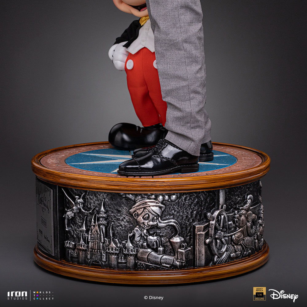 Walt Disney & Mickey Mouse Statue - Disney Classics - Legacy Replica 1/4 - Pre-Order