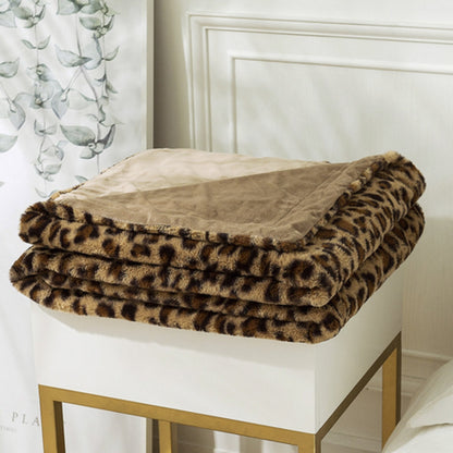 Cozy Leopard Print Throw Blanket for Home Decor and Warmth