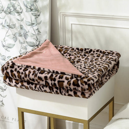 Cozy Leopard Print Throw Blanket for Home Decor and Warmth