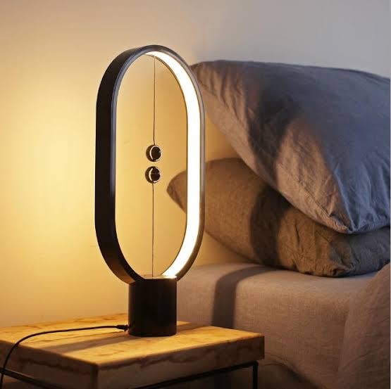 Moderne Holz-LED-Tischlampe mit Touch-Steuerung & magnetischem Schalter