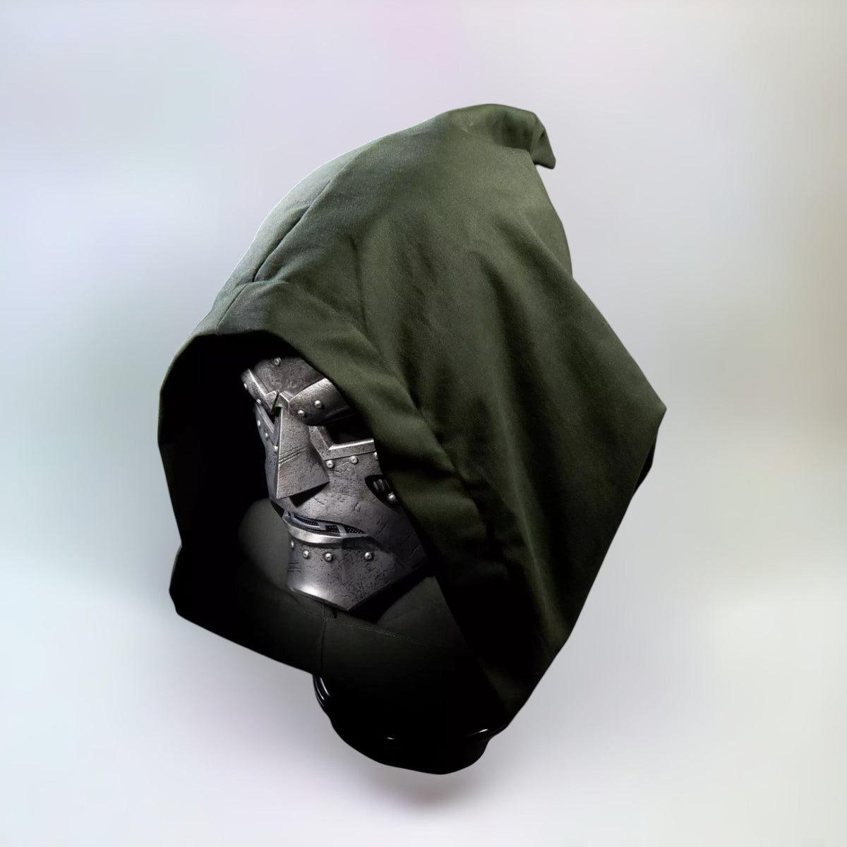 Casque de Doctor Doom Marvel Legends avec capuche et socle de présentation