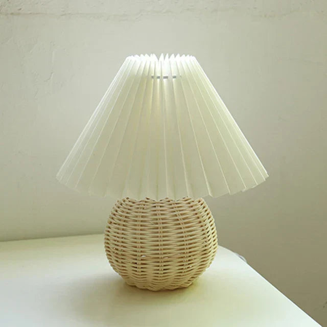 Moderne Keramik-Tischlampe mit cremefarbener Faltenabdeckung & burgunderfarbenem Sockel