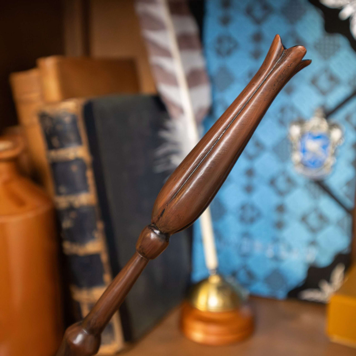 Replik von Luna Lovegoods Zauberstab in einer Ollivander-Box