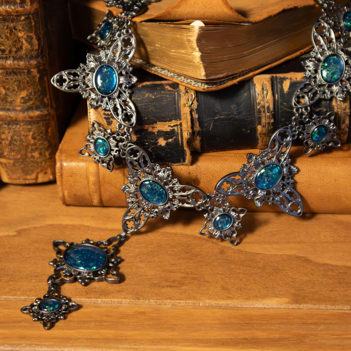 Harry Potter Replik der Halskette mit verfluchtem Opal und Ausstellungsbox