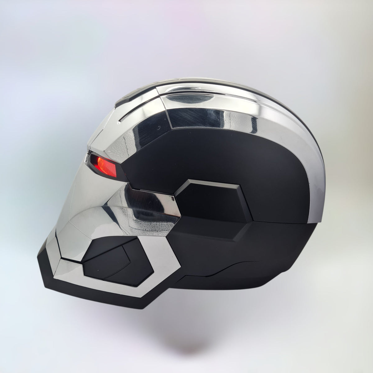 War Machine Helm - Sprachsteuerung und LED-Augen