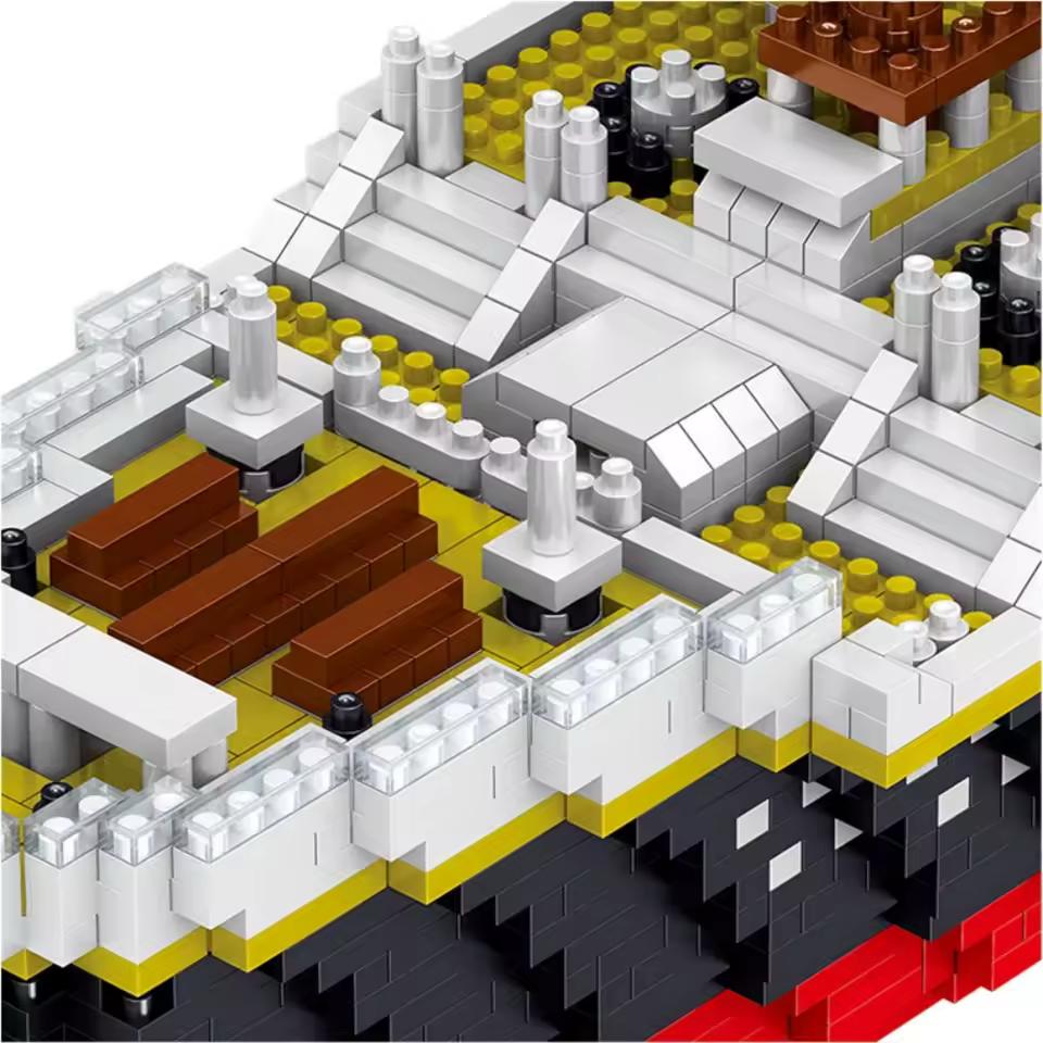 Titanic Ship Building Block Set, 3,800 Pieces, 60 cm