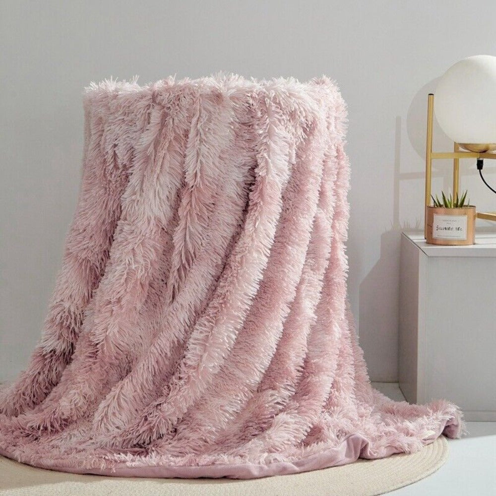 Plaid en fausse fourrure duveteuse confortable pour décoration intérieure et chaleur