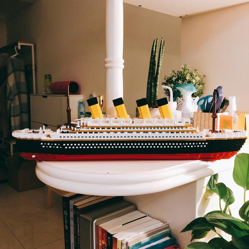 Titanic Ship Building Block Set, 3,800 Pieces, 60 cm