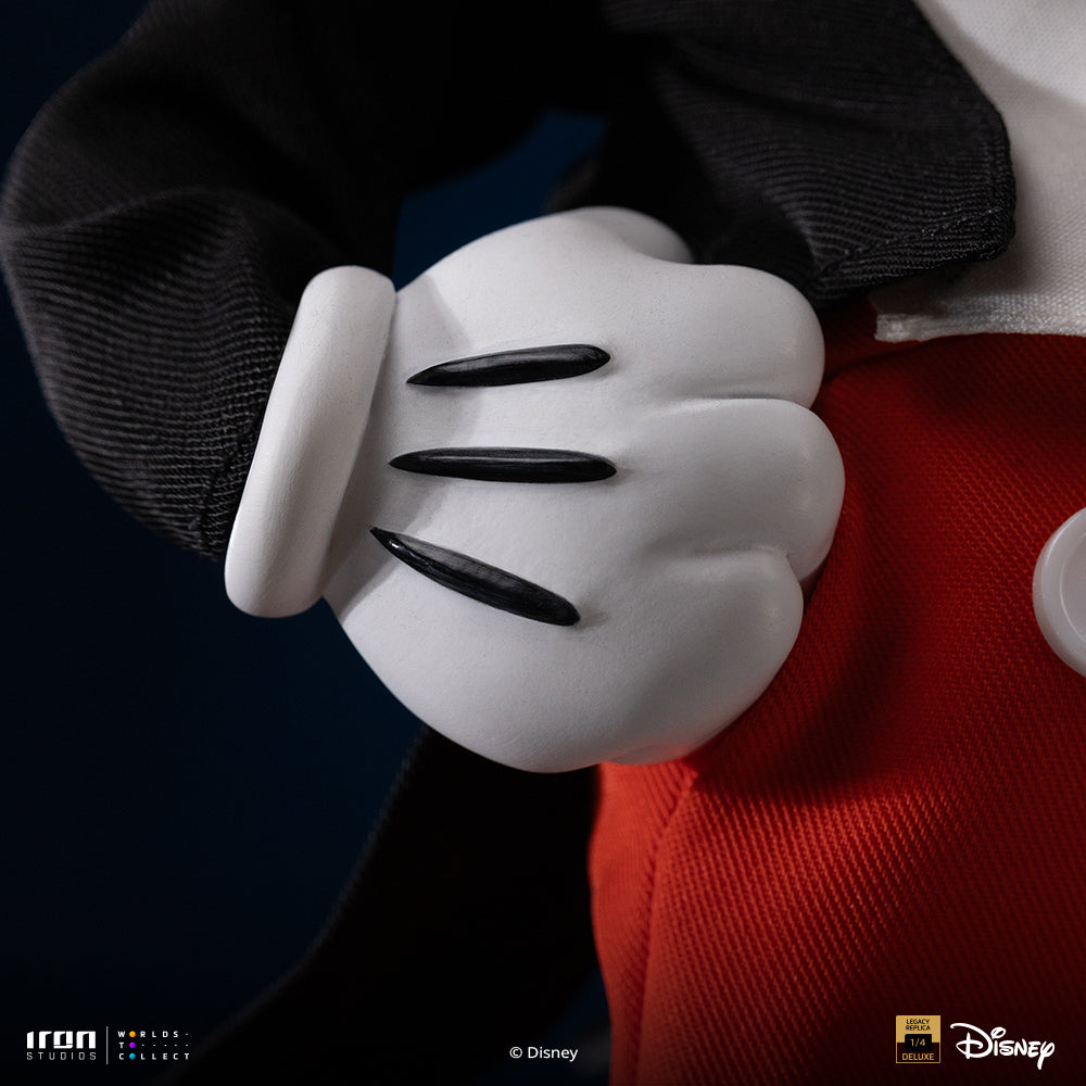 Walt Disney & Mickey Mouse Statue - Disney Classics - Legacy Replica 1/4 - Pre-Order