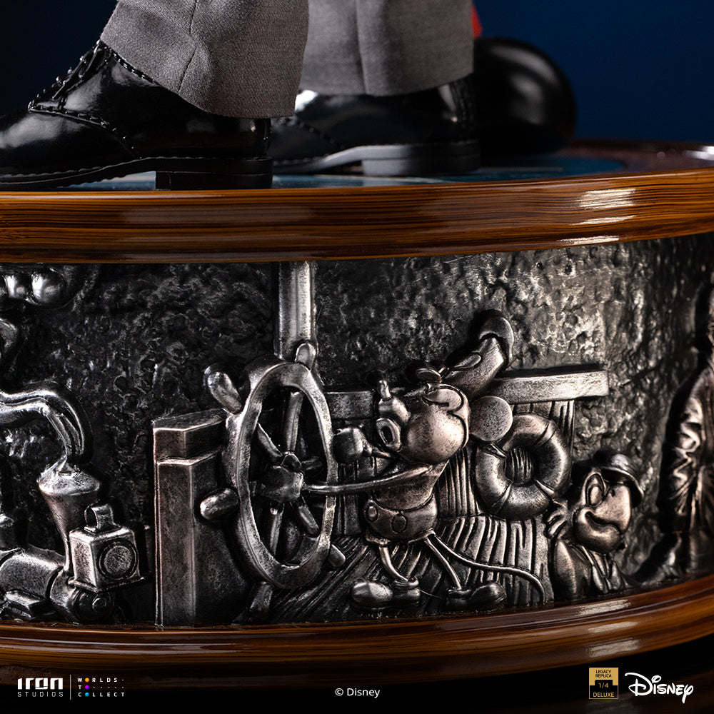 Walt Disney & Mickey Mouse Statue - Disney Classics - Legacy Replica 1/4 - Pre-Order